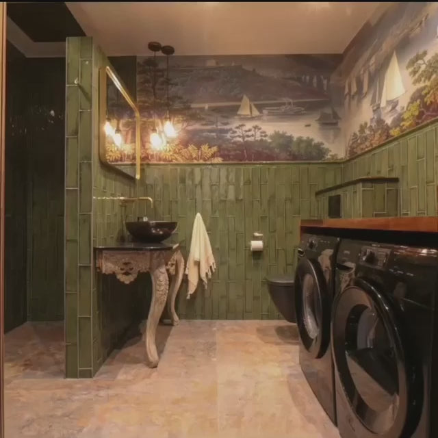 När någon går all the way i badrumet, rolig badrumsrenovering